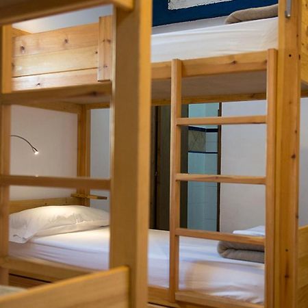 Crux Albergue Adahuesca Luaran gambar